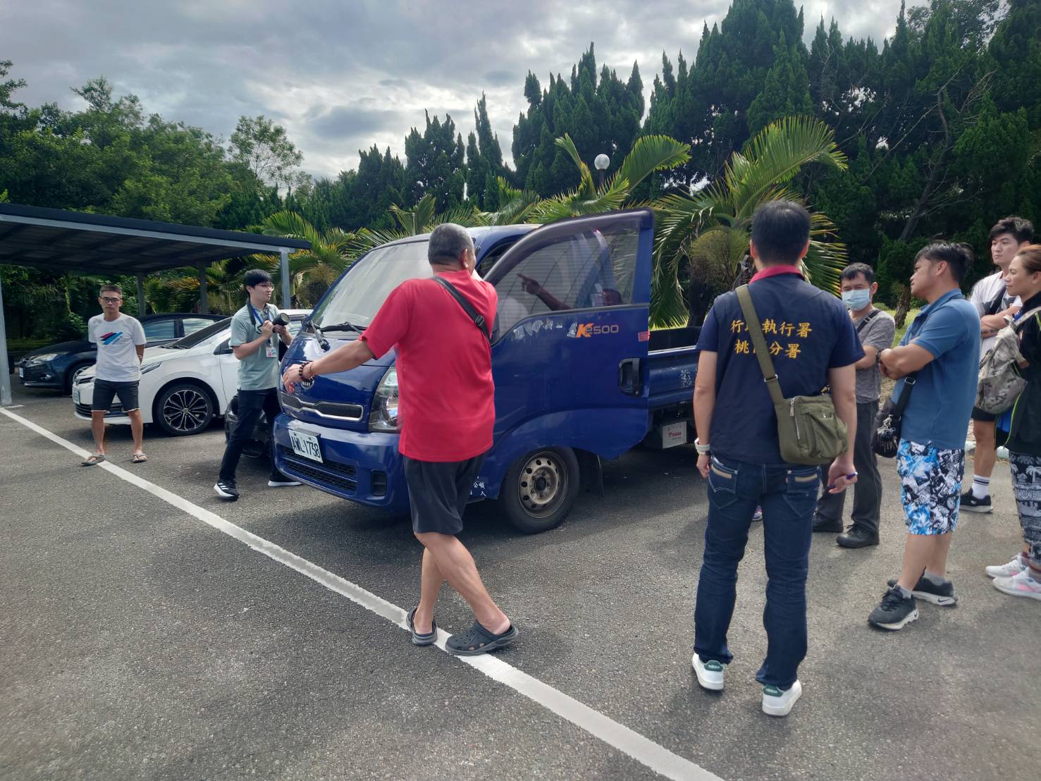 聯合拍賣當日民眾賞車現況